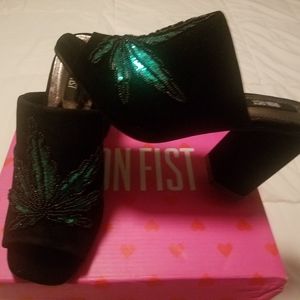Iron Fist women shoes size 8M